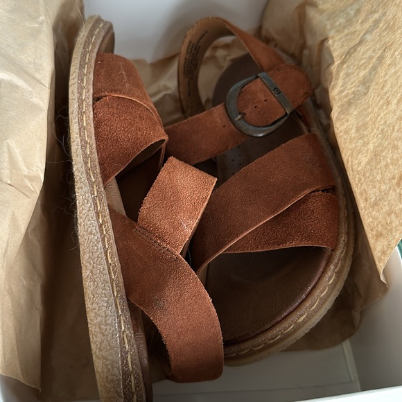 BORN Suede Sandals Size 6 M women's - Picture 10 of 10